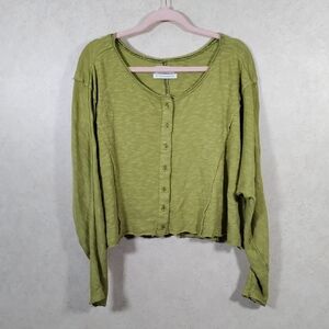 04522 Urban Outfitters green button front unstructured L/S tee M